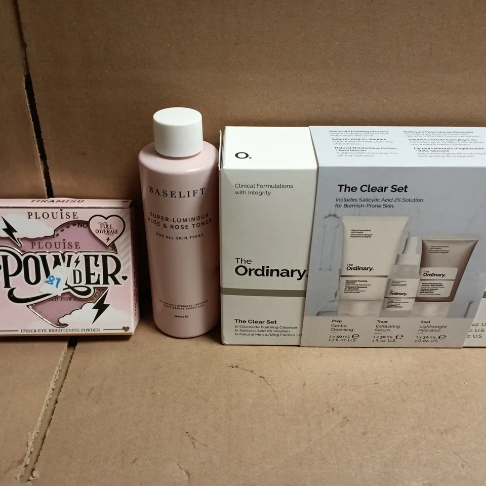 APPROXIMATEY 20 ASSORTED HEALTH AND BEAUTY PRODUCTS TO INCLUDE PLOUISE UNDER EYE BRIGHTENING POWDER, THE ORDINARY THE CLEAR SET, BASELIFT TONER ETC 