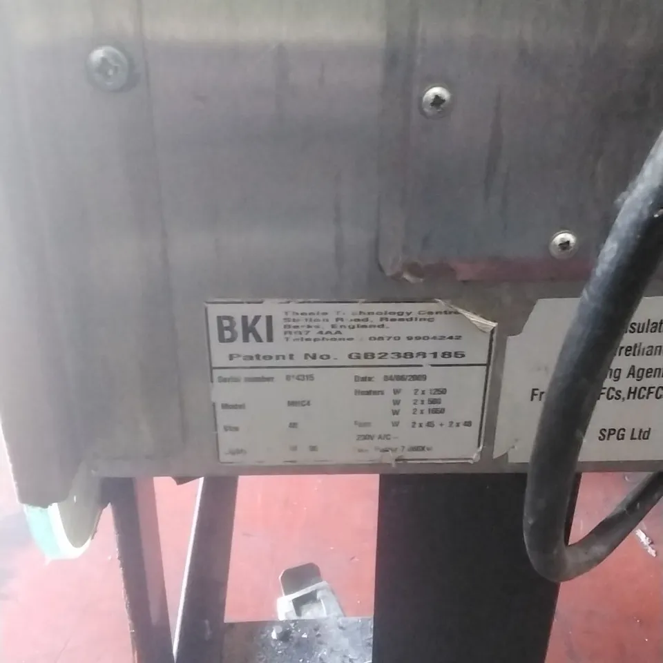 COMMERCIAL SELF SERVICE HOT FOOD DELI WARMER