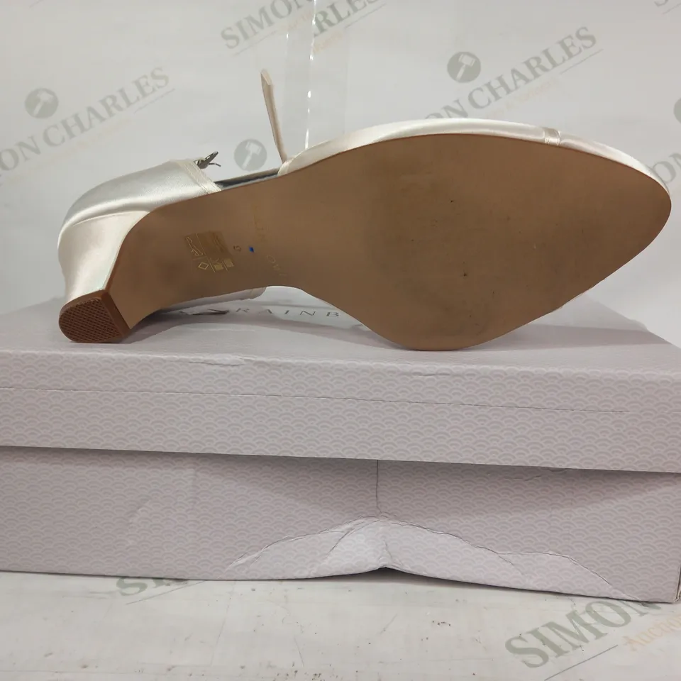 BOXED PAIR OF RAINBOW CLUB LOW HEEL SHOES IN SATIN IVORY COLOUR UK SIZE 9