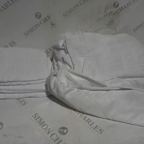 BOXED SUPERSOFT BY COZEE HOME TEXTURED STRIPE DUVET SET IN WHITE - DOUBLE