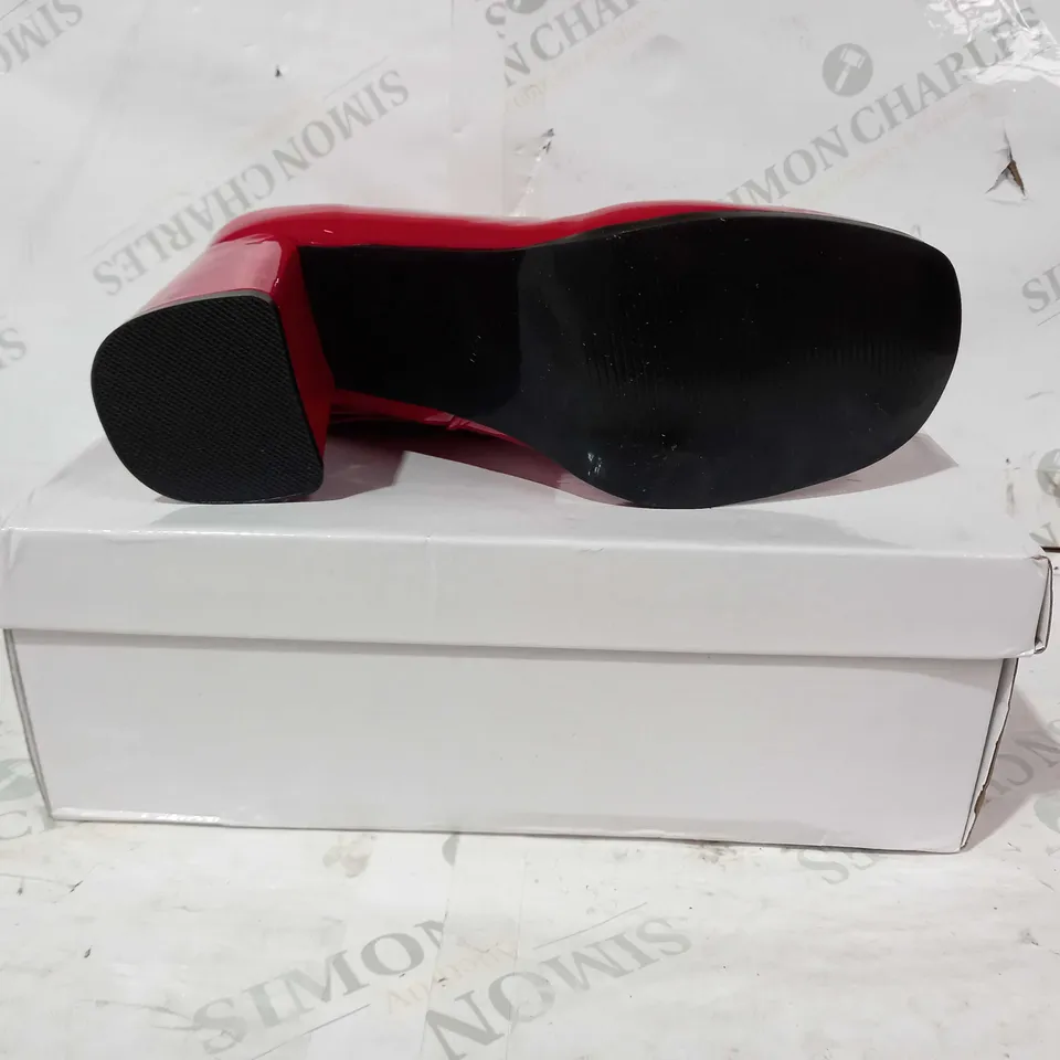 BOXED PAIR OF BUCKLE HEELED KNEE HIGH BOOTS IN RED UK SIZE 6