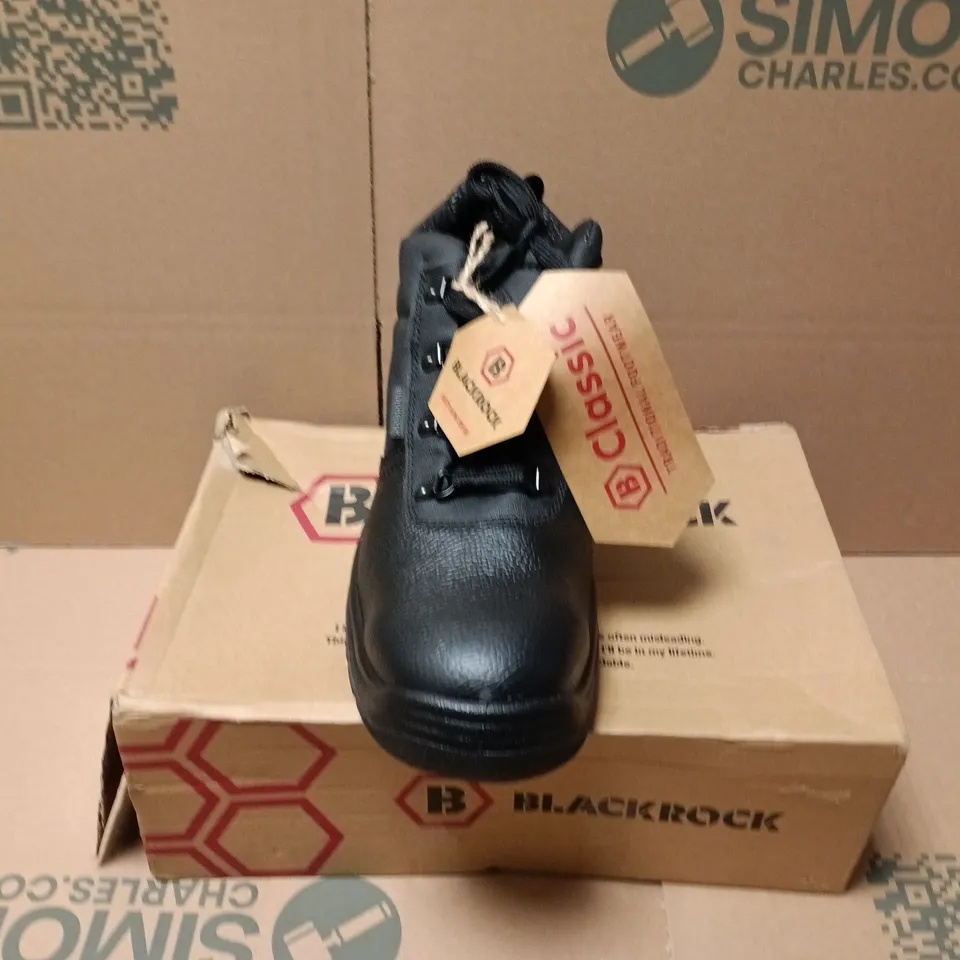 BOXED PAIR OF BLACKROCK CHUKKA BOOTS IN BLACK - UK 10