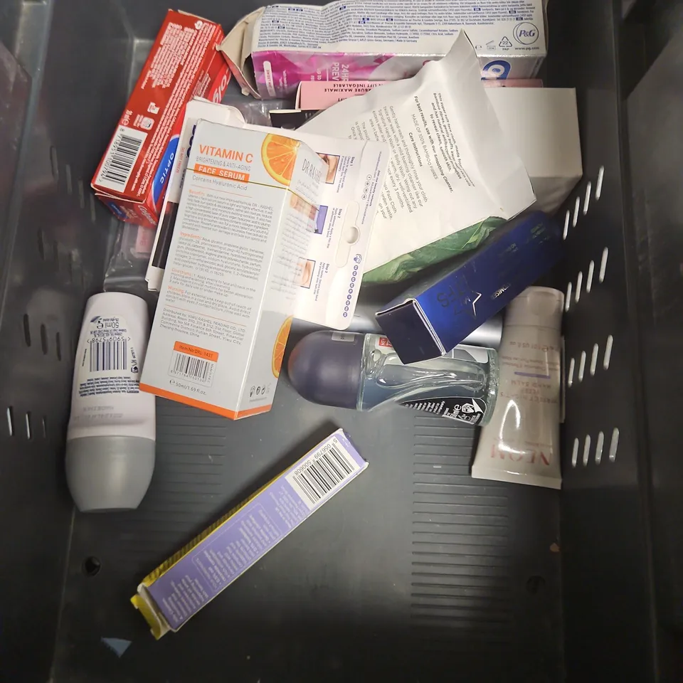 APPROXIMATEY 20 ASSORTED HEALTH AND BEAUTY PRODUCTS TO INCLUDE - CERAVE HYDRATING SUNSCREEN - ELEMIS PRO-COLLAGEN MARINE CREAM - ELF SATIN FOUNDATION - ETC