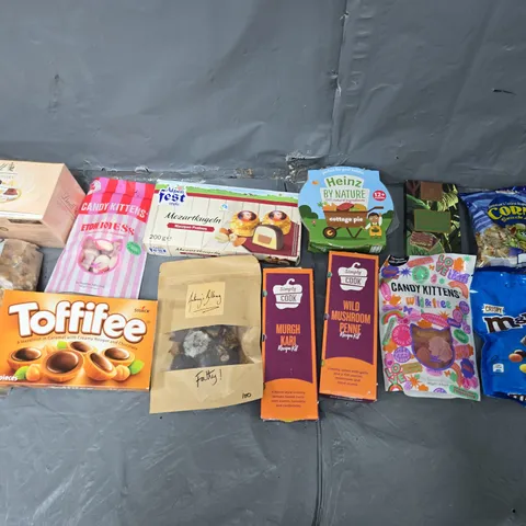 APPROXIMATELY 10 ASSORTED FOOD ITEMS TO INCLUDE SIMPLY COOK RECIPE KITS, LINDT CREATION DESSERT, AND TOFFIFEE ETC. 