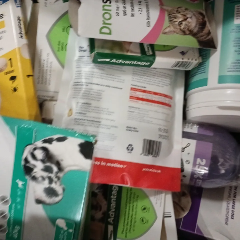 APPROXIMATELY 20 ASSORTED PET CARE PRODUCTS TO INCLUDE VETERICYN, URIT, ETC