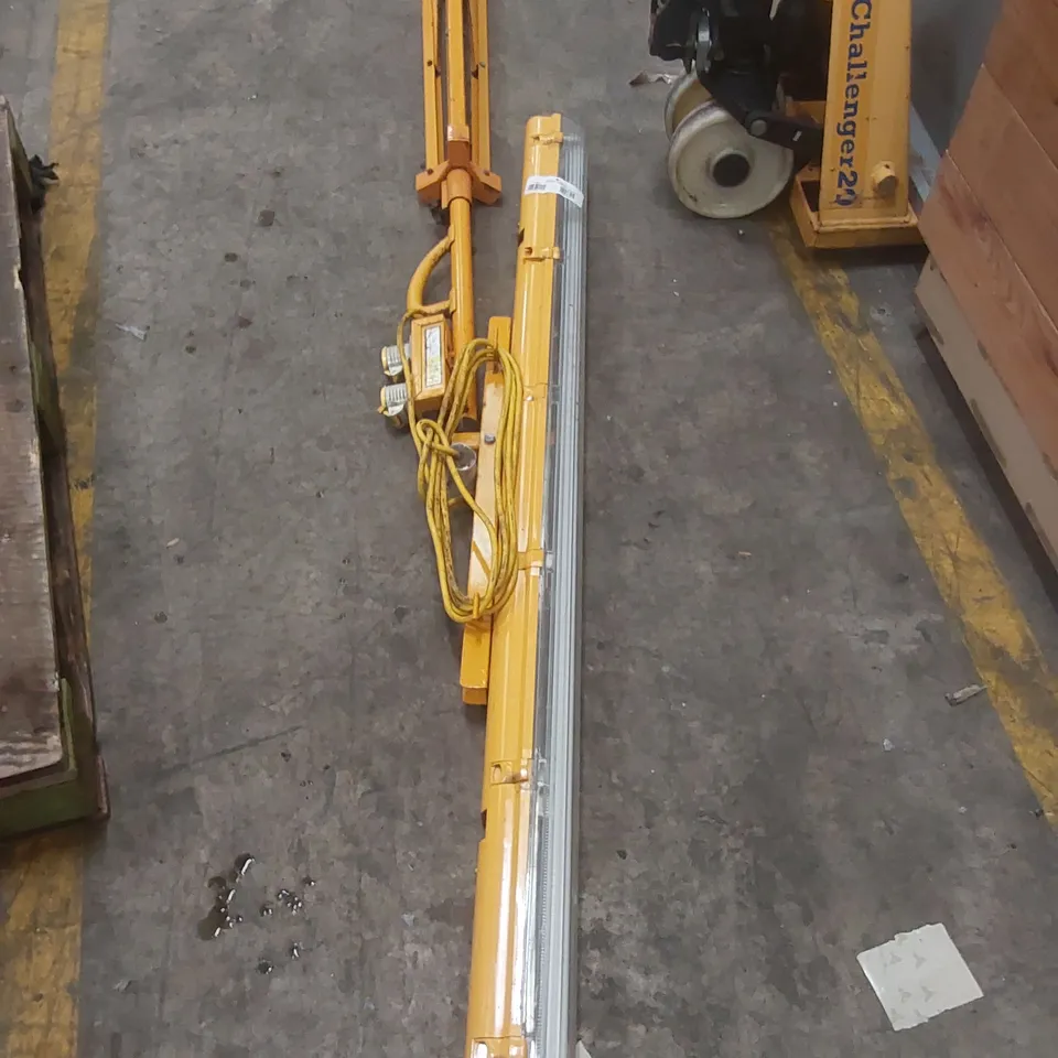 FORTIS T8 1x 58W 5FT PORTABLE LIGHT WITH STAND