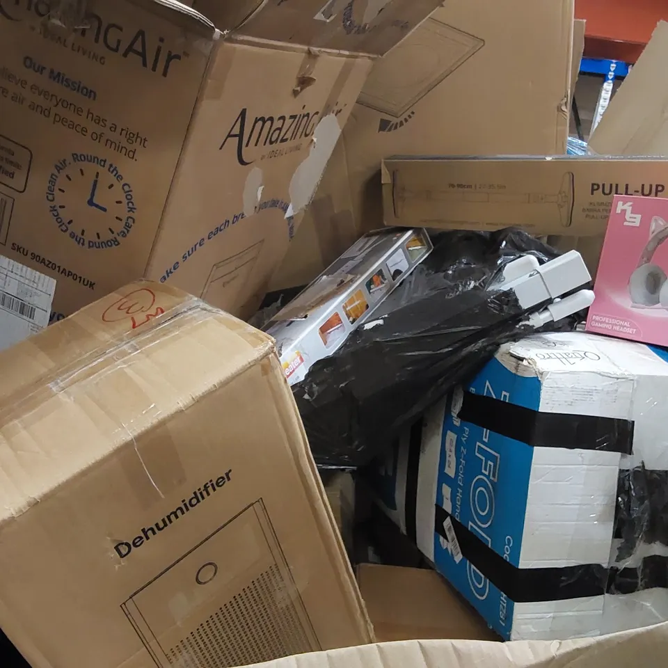 PALLET OF ASSORTED ITEMS INCLUDING: ECO HEATER, DEHUMIDIFIER, AIR PURIFIER, GAMING HEADSET, PULL-UP BAR, PUZZLE ACCESSORIES ECT