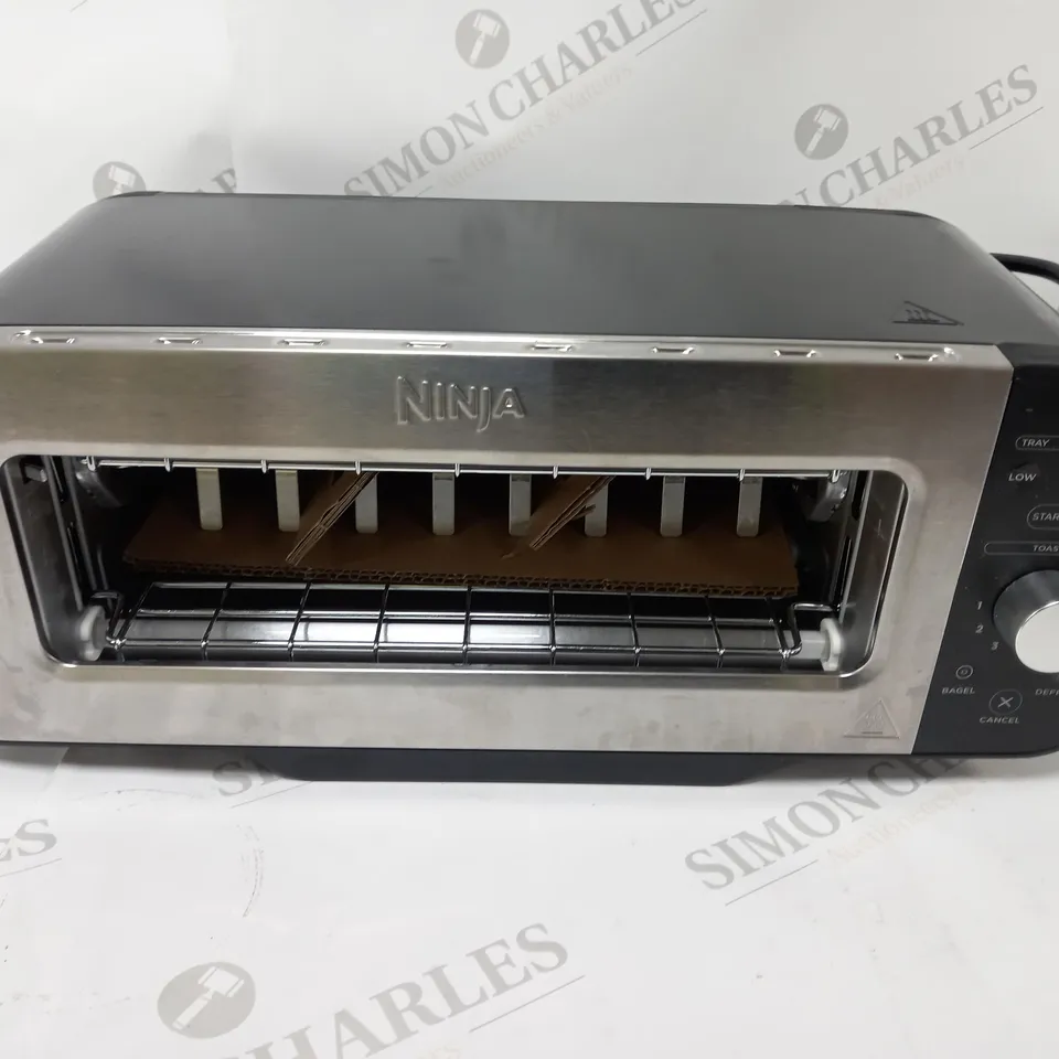 BOXED NINJA 2 IN 1 TOASTER & GRILL ST100UK