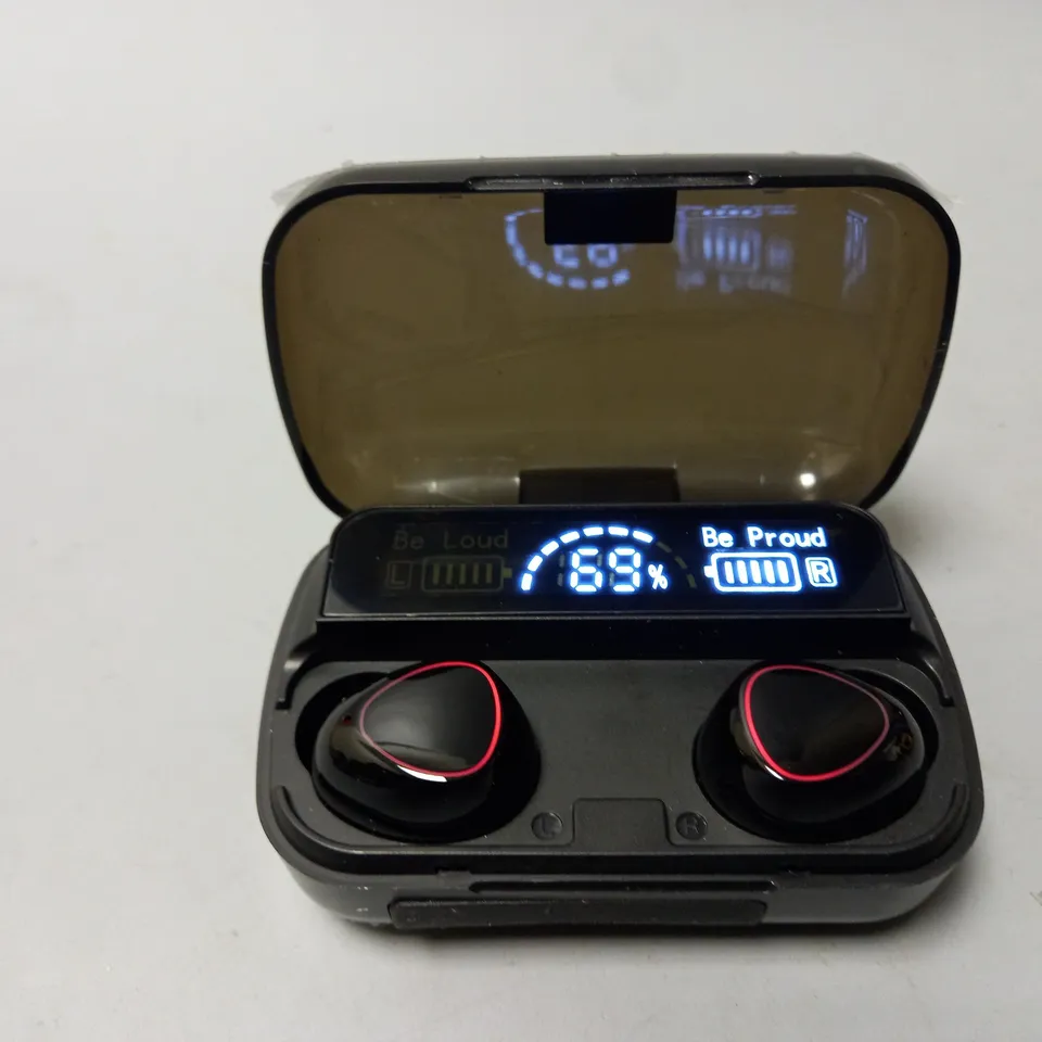 TRUE WIRELESS EARNUDS IN BLACK