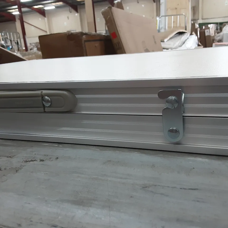 BOXED FOLDING TABLE - 64X7C50 CM 