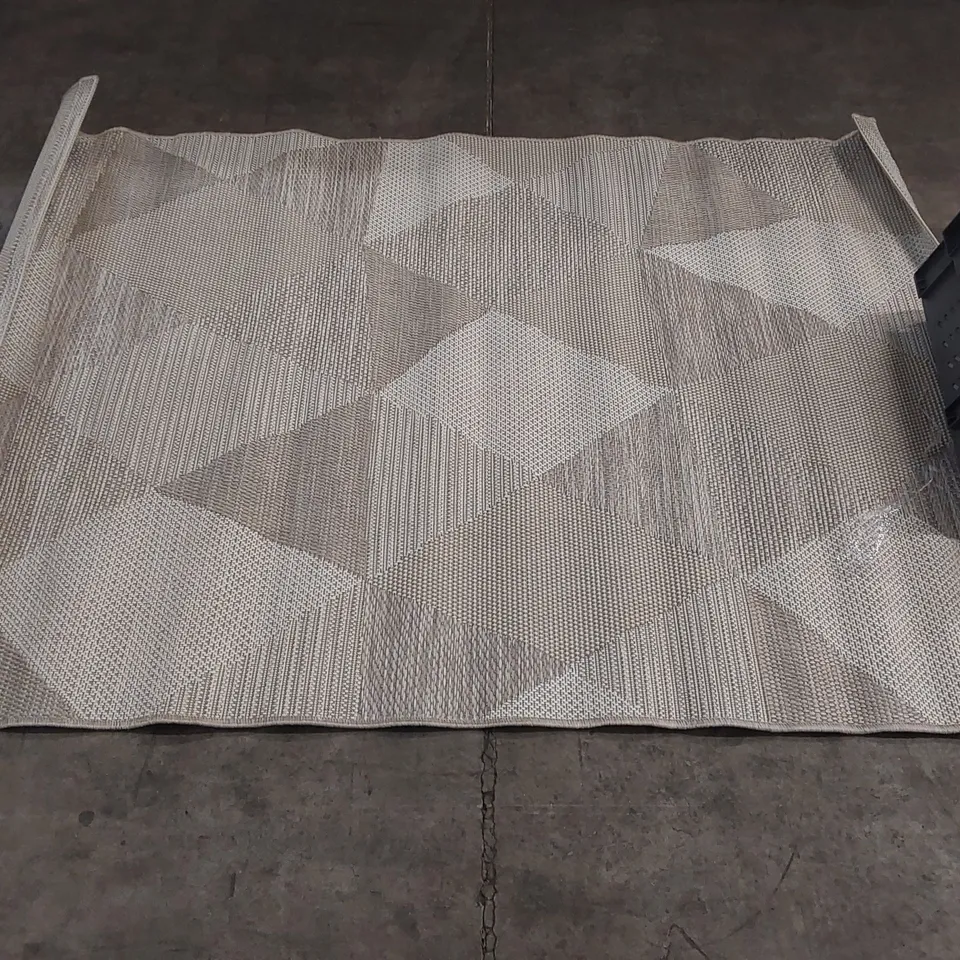 BRAND NEW BAGGED PACO HOME KORTRIJK RUG - 120 x 170cm