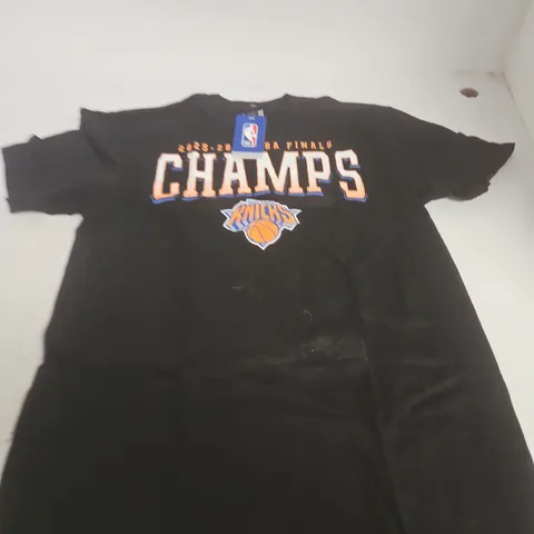 CHAMPS NBA KNICKS TβSHIRT β M