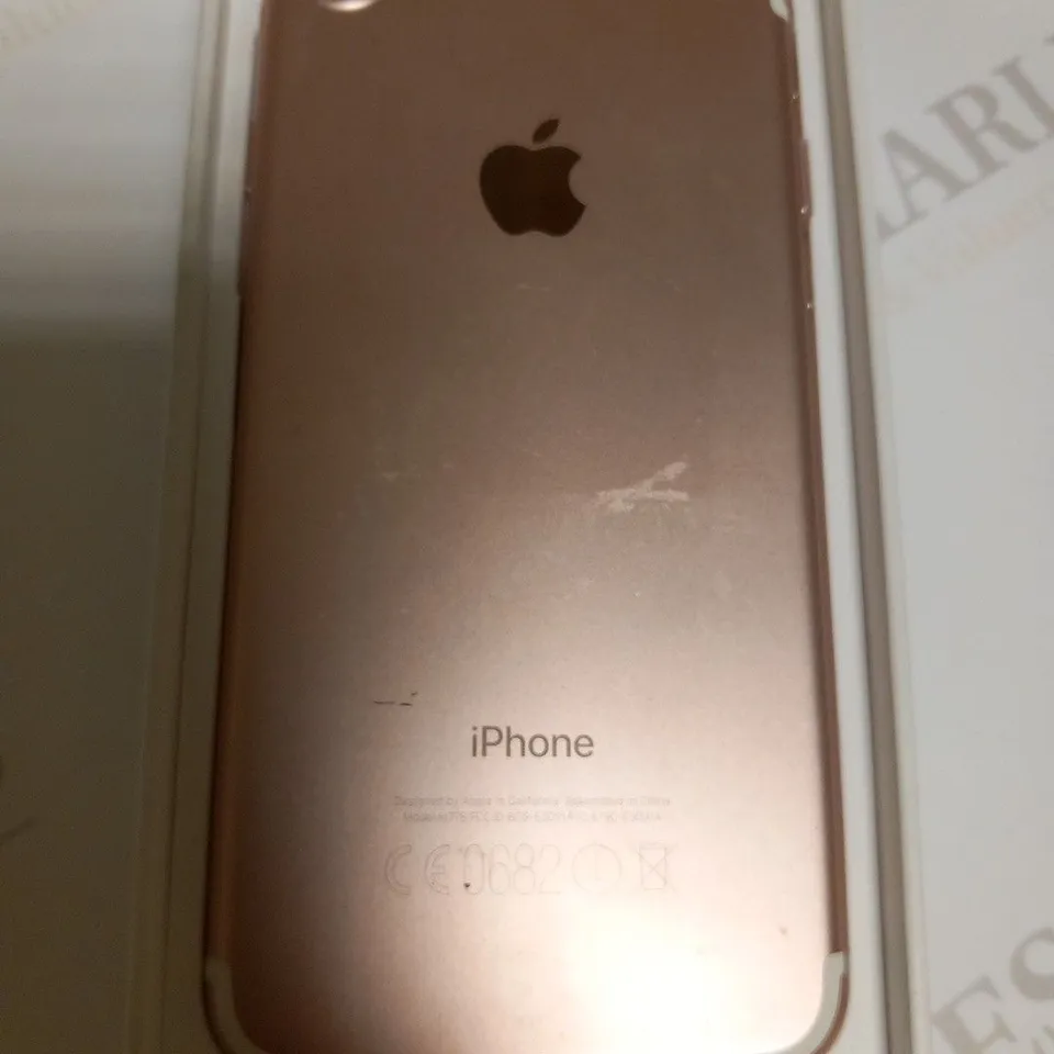 BOXED APPLE IPHONE 7 MOBILE PHONE