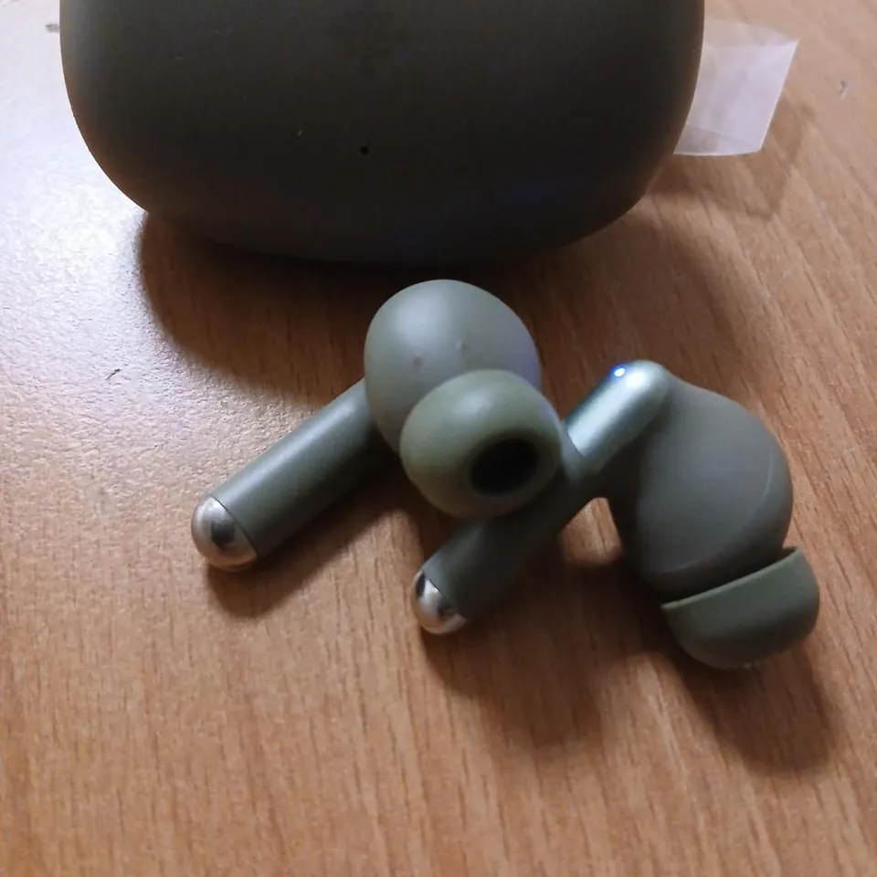 ULTIMA EE7562MGRNTES OLIVE GREEN WIRELESS EARBUDS WITH CHARGING CASE