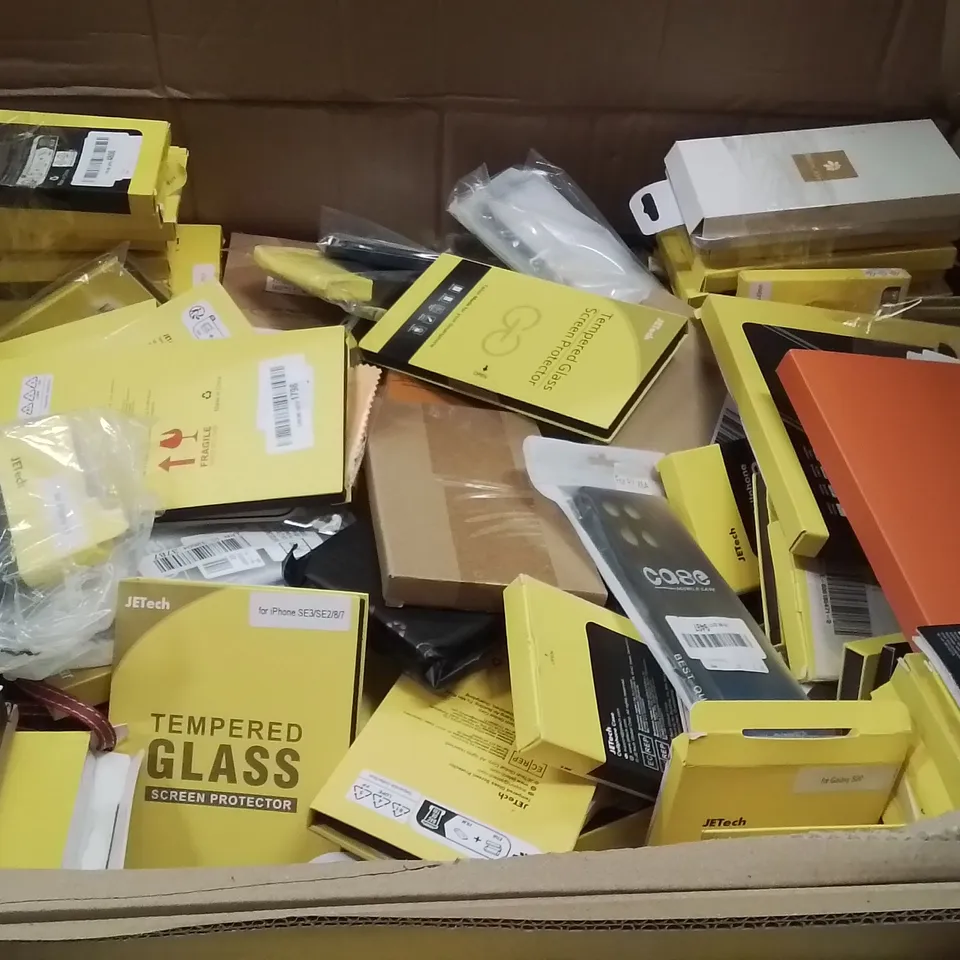 PALLET CONTAINING VERY LARGE AMOUNT OF BRAND NEW PHONE CASES [MODELS AND MAKES VARY]