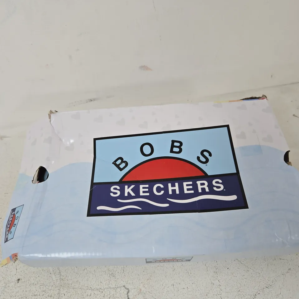 SKECHERS BOBS SANDALS – WOMEN’S BEIGE/TAN, UK 7 (US 10) – BOXED