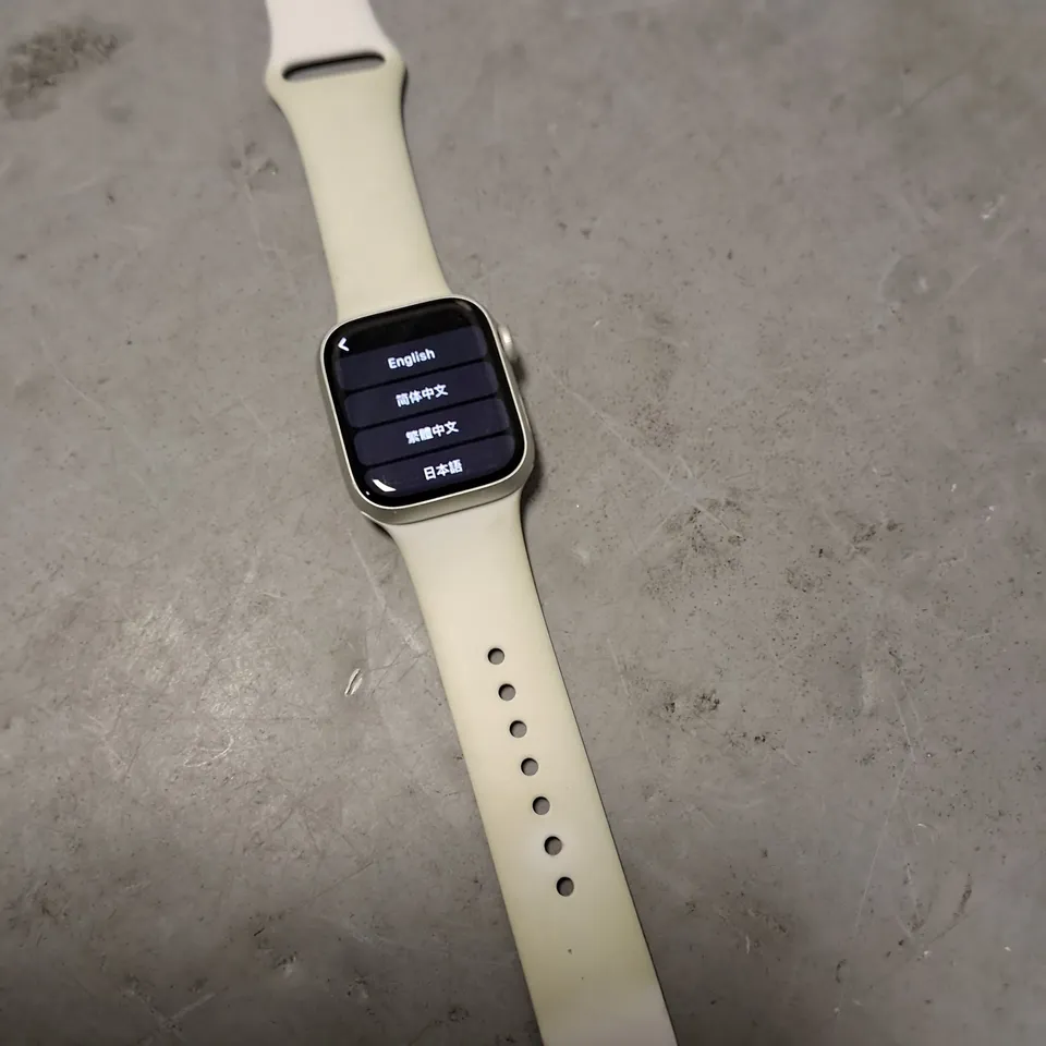 UNBOXED APPLE WATCH SERIES 8 41MM 28TH WHITE STRAP