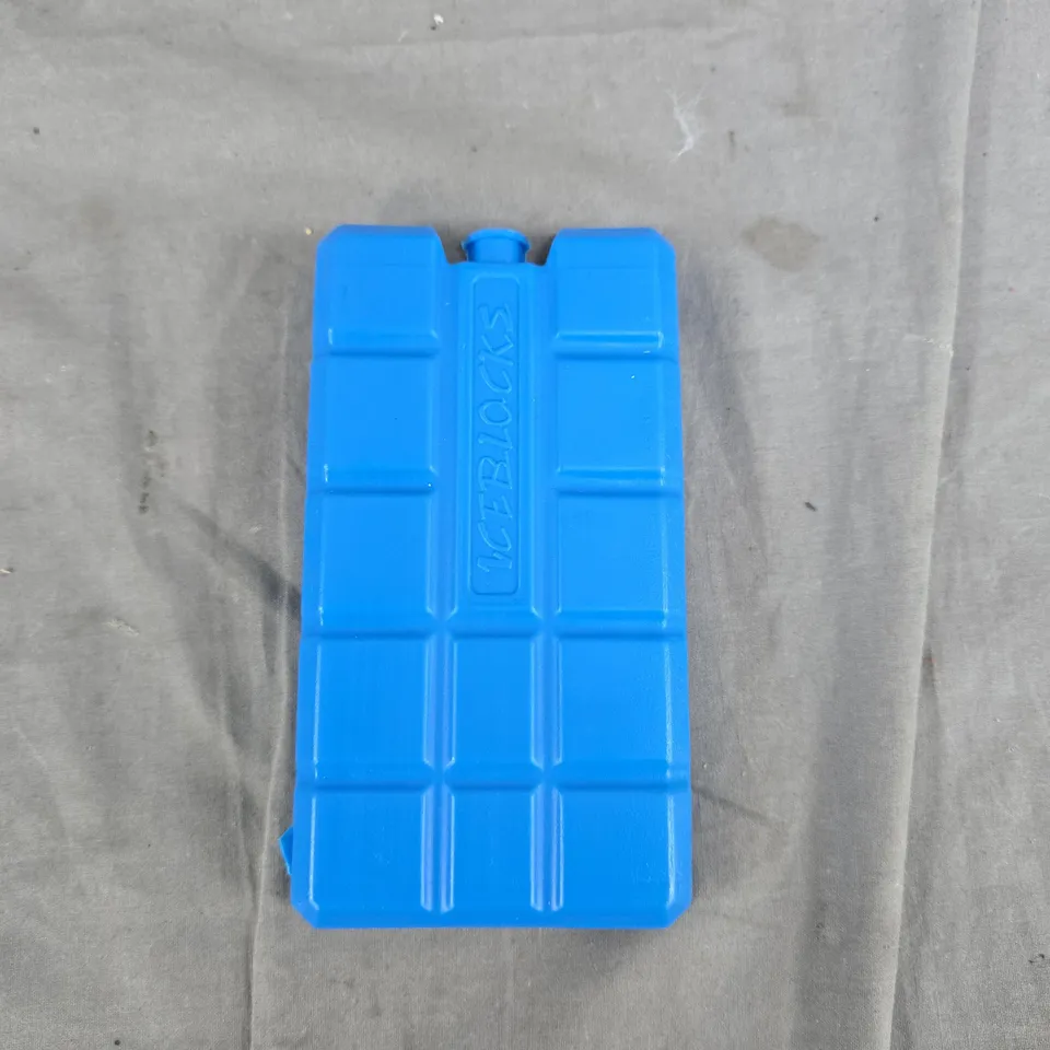 BOX OF APPROXIMATELY 20 HOUSEHOLD ITEMS TO INCLUDE: HOT GLUE STICKS, ICEBLOCK AND TIN OPENER