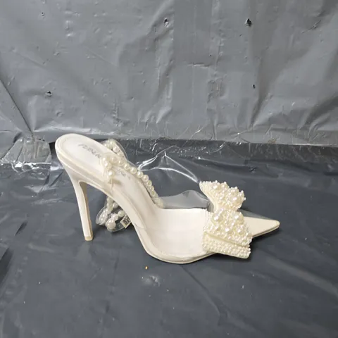 MIDNIGHT LACE HEELED SHOES - WHITE  - UK SIZE 4
