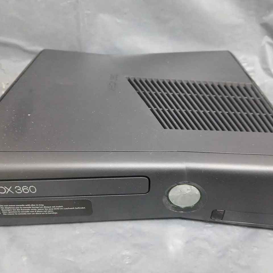 BOXED XBOX 360 GAMES CONSOLE - 1439