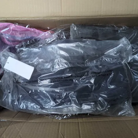 BOX OX 10 ASSORTED HOUSEHOLD AND CLOTHING ITEMS 