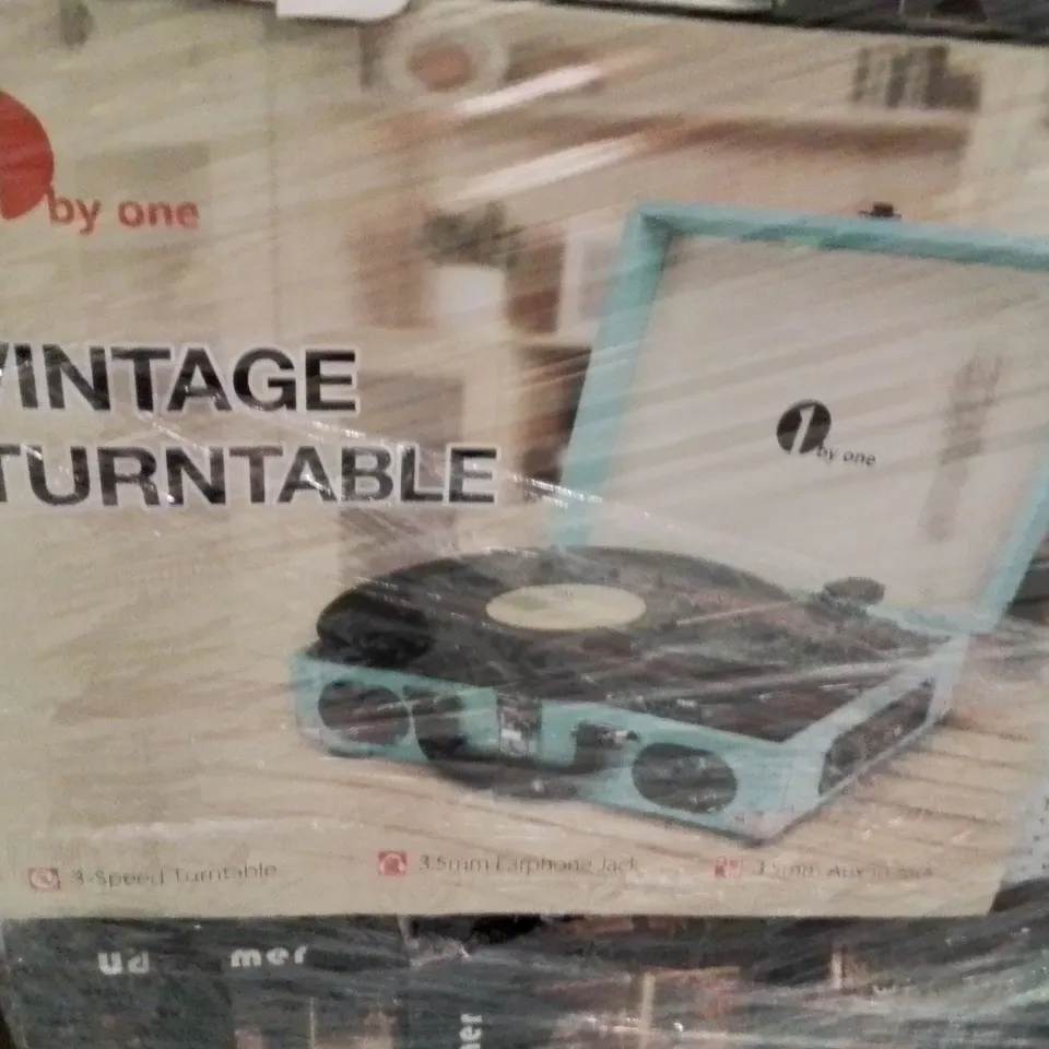 PALLET CONTAINING A LARGE QUANTITY OF TURNTABLES