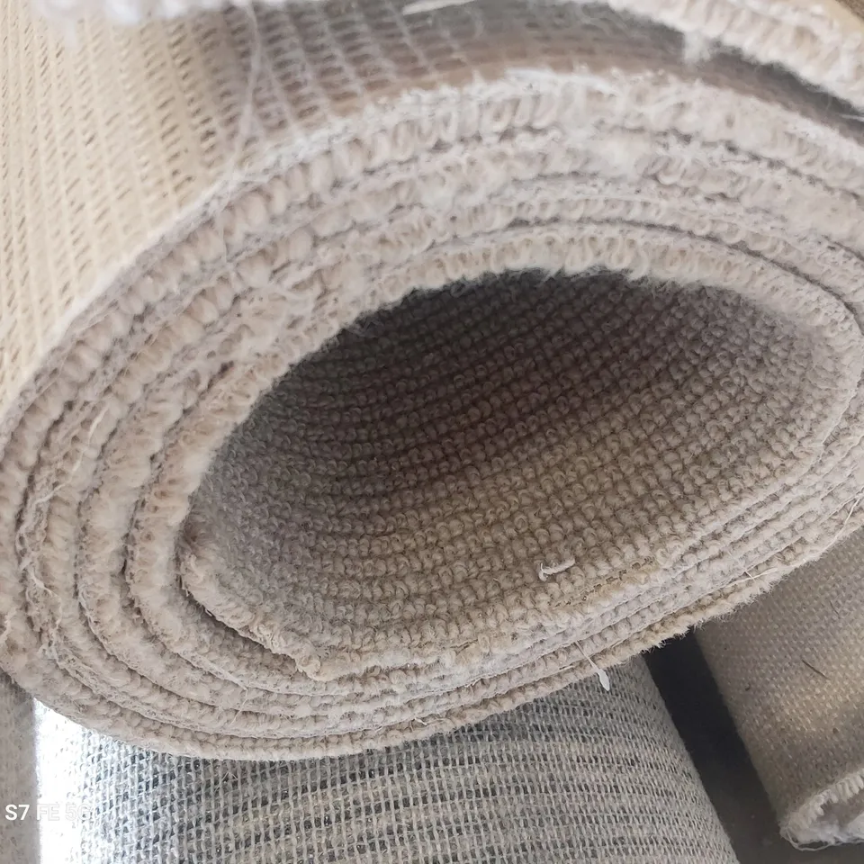 ROLL OF QUALITY COTSWOLD ELKESTONE CARPET APPROXIMATELY 5M × 2.44M