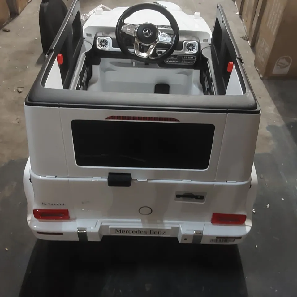 MERCEDES-BENZ STYLE ELECTRIC TOY CAR