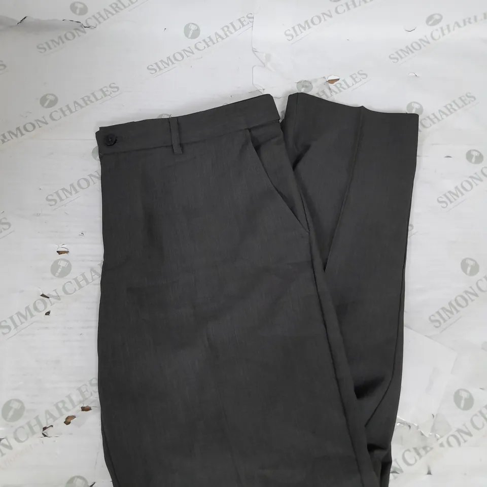FARAH CLASSIC TAPERED SLACK TROUSERS IN DARK GREY SIZE 36W