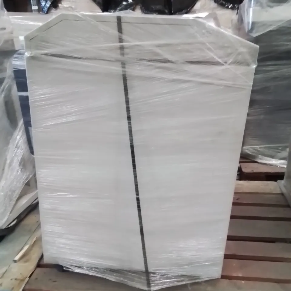 PALLET CONTAINING PRINTER