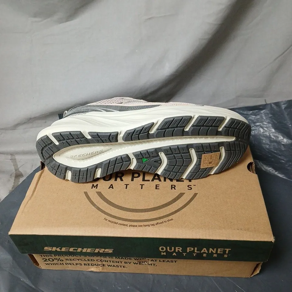 SKECHERS LACE UP TRAINERS TAUPE SIZE 7 BOXED