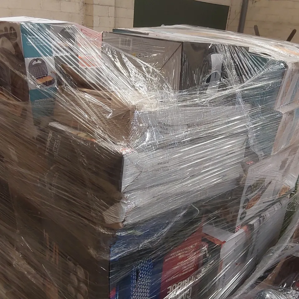 PALLET CONTAINING A LARGE ASSORTMENT OF UNCHECKED ELECTRICAL PRODUCTS INCLUDING: AIRFRYERS, ESPRESSO MACHINES, DEEP FRYERS, TOASTED SANDWICH MAKERS ECT