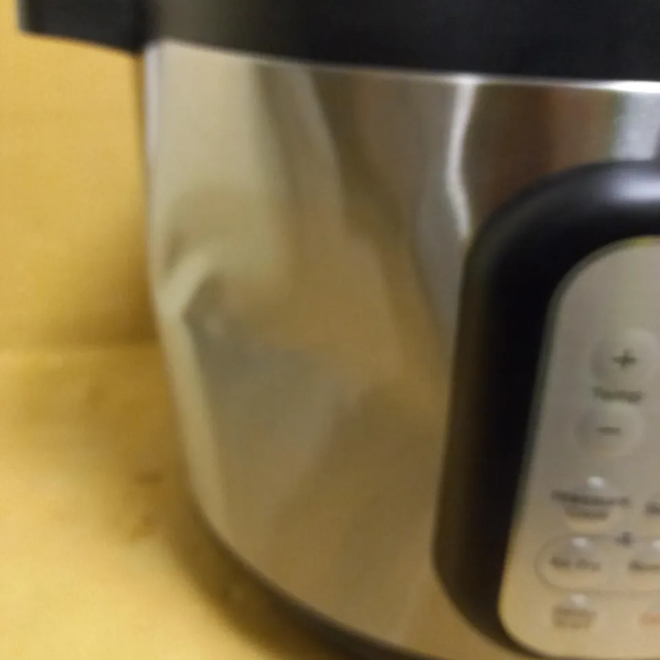 INSTANT POT DUO CRISP + AIR FRYER 8L MULTICOOKER