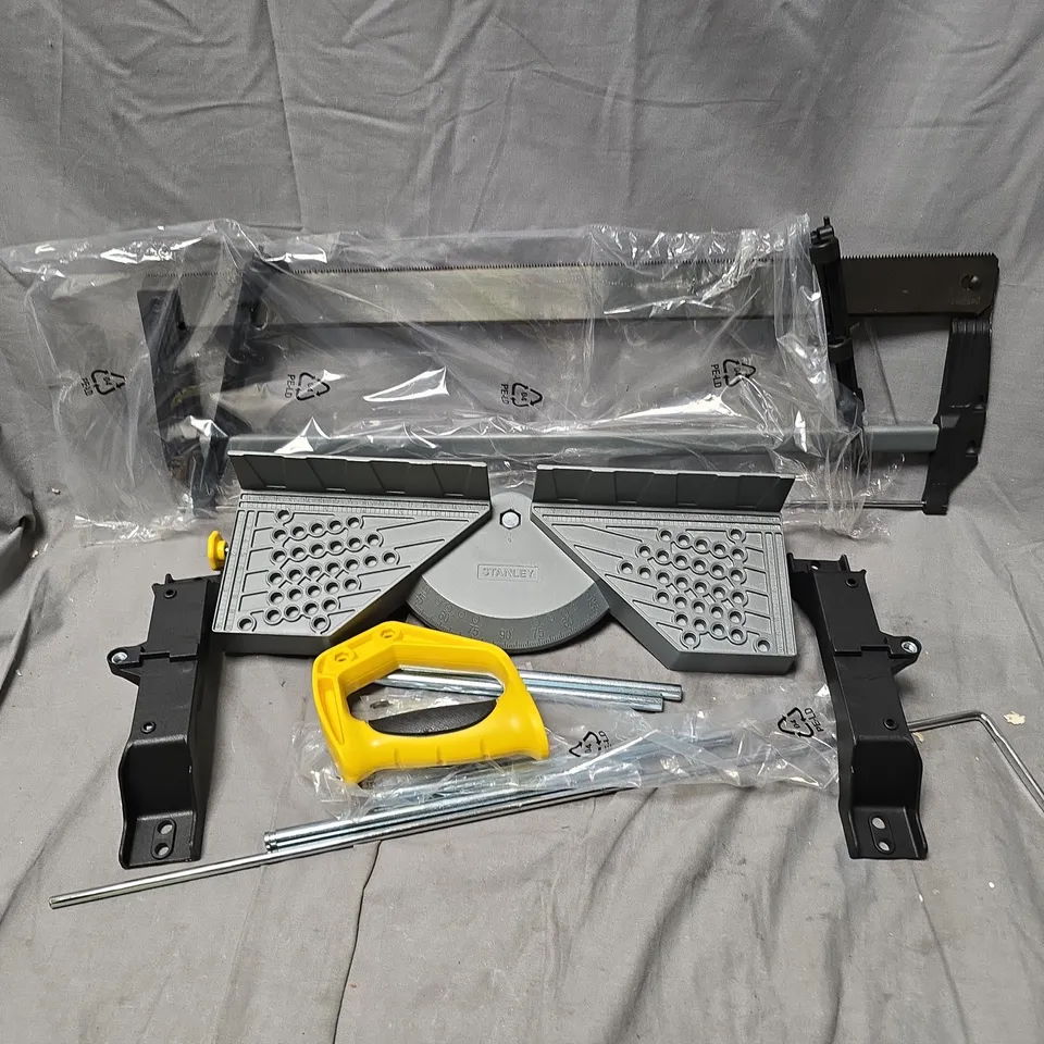 STANLEY CLAMPING MITRE BOX WITH SAW