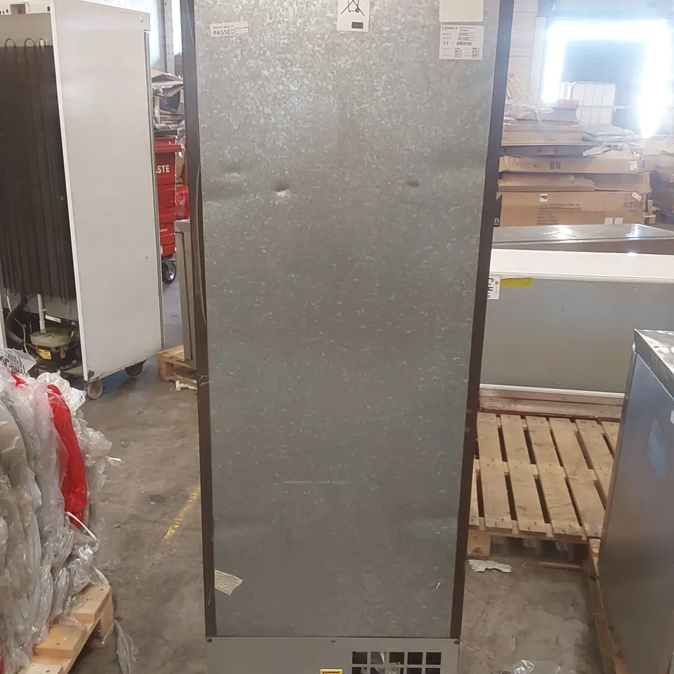 CORNELIUS ZENITH 600T COMMERCIAL SINGLE-DOOR, GLASS-FRONT BOTTLE COOLER AND DRINKS FRIDGE