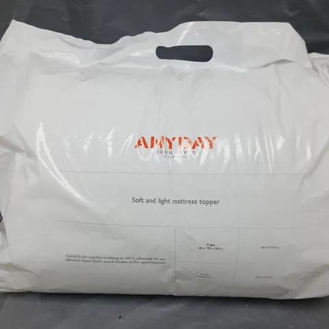 JOHN LEWIS ANYDAY SOFT AND LIGHT MATTRESS TOPPER IN WHITE - SINGLE