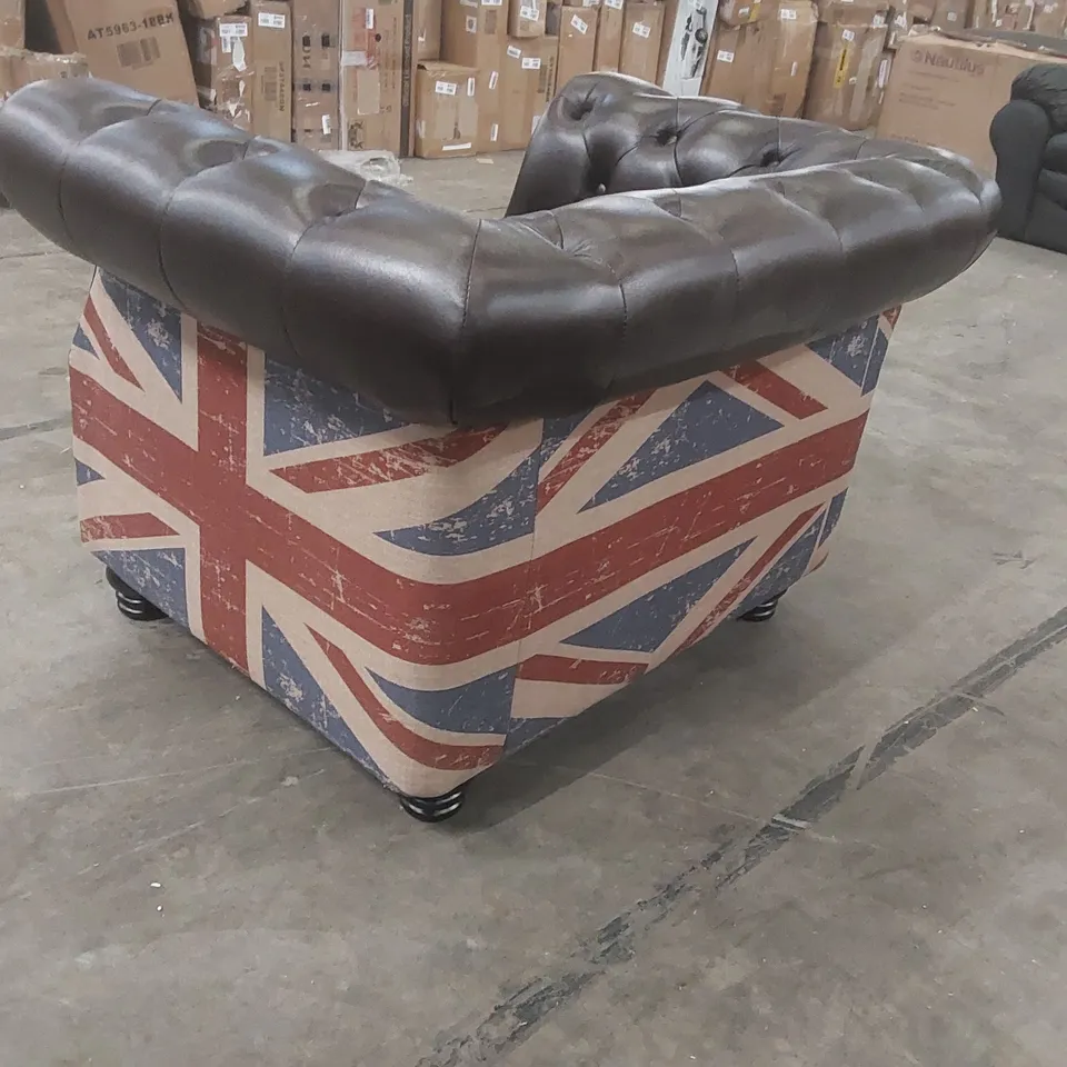 QUALITY DESIGNER VIZCARRONDO FAUX LEATHER ACCENT CHAIR