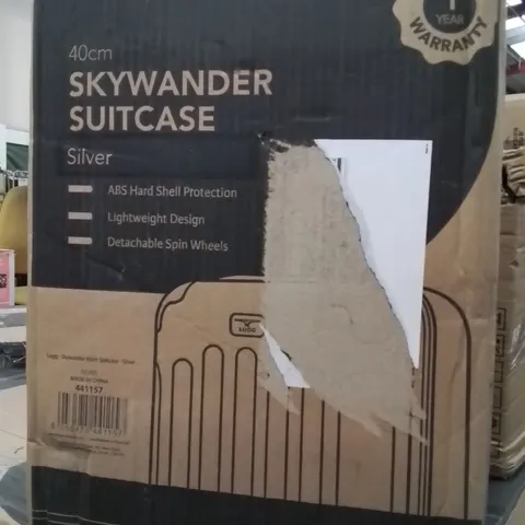 BOXED LUGG 40CM SKYWANDER SUITCASE SILVER 