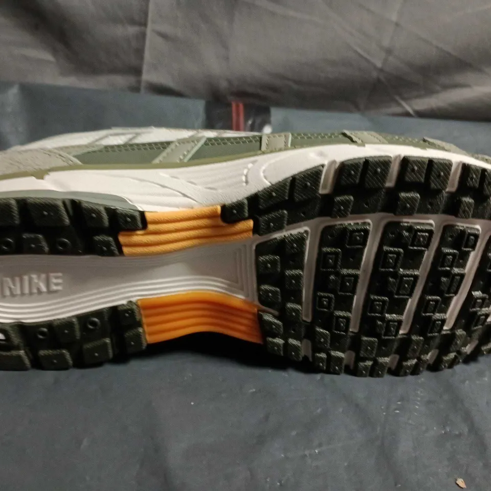 NIKE P-6000 TRAINERS – UK SIZE 8.5