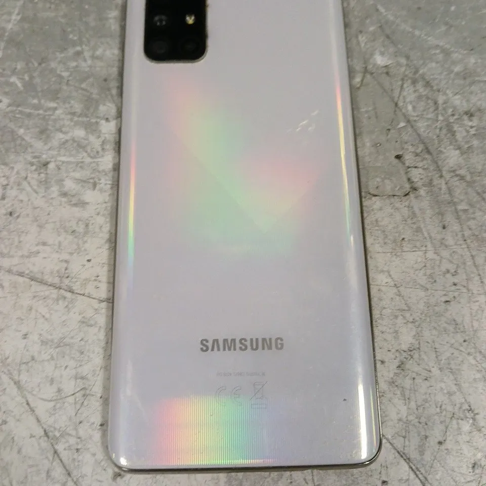 SAMSUNG GALAXY SMART PHONE IN WHITE - MODEL UNSPECIFIED