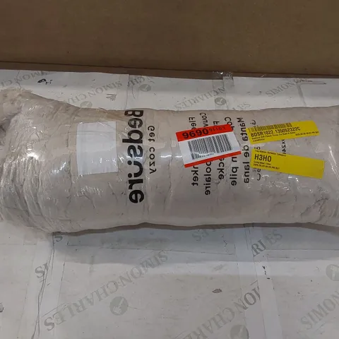 BAGGED BEDSURE SOFT FLEECE THROW FOR BEDS & SOFAS