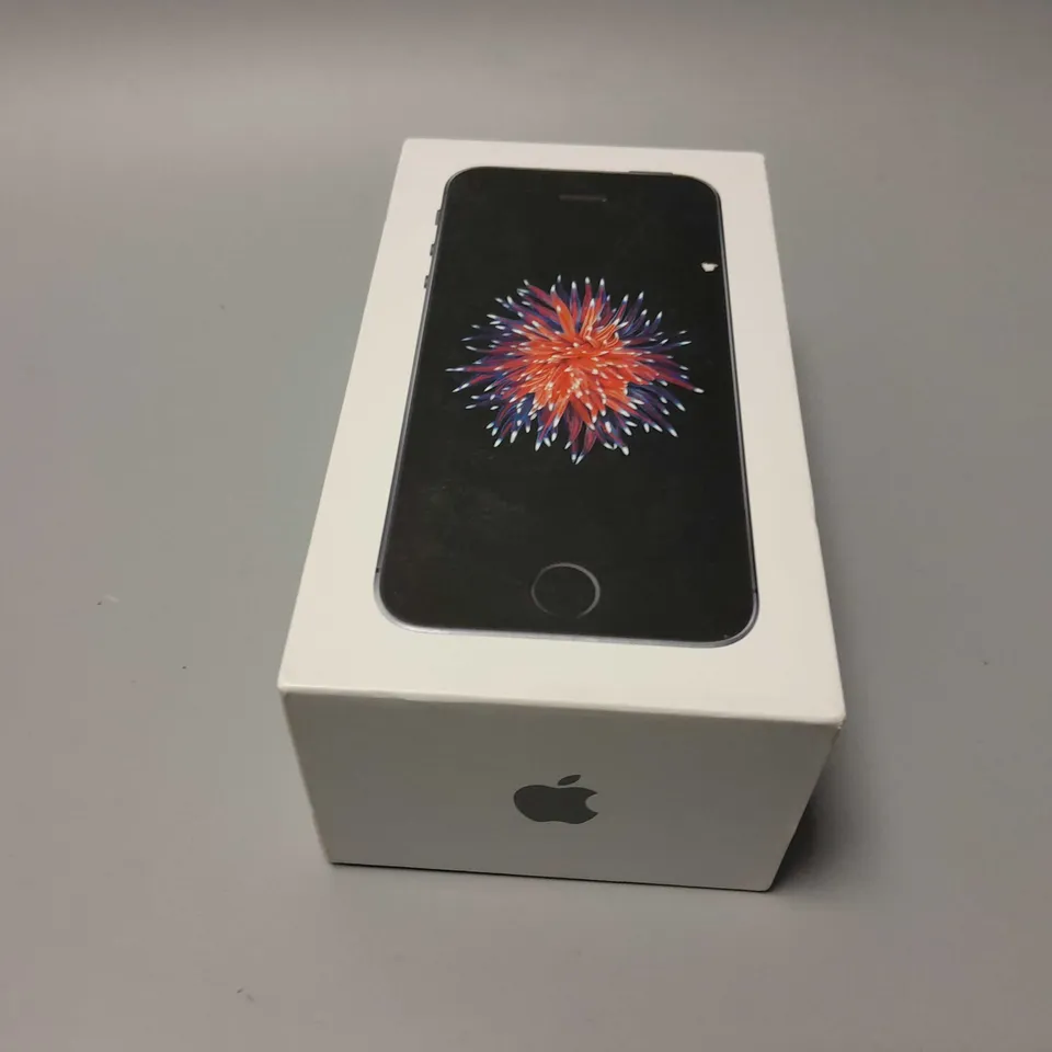 BOXED APPLE IPHONE SE SMARTPHONE