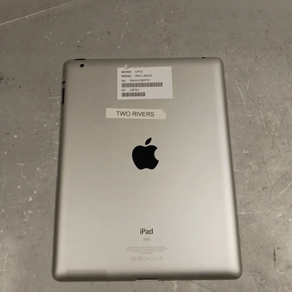 APPLE IPAD 2 SILVER - MODEL A1395