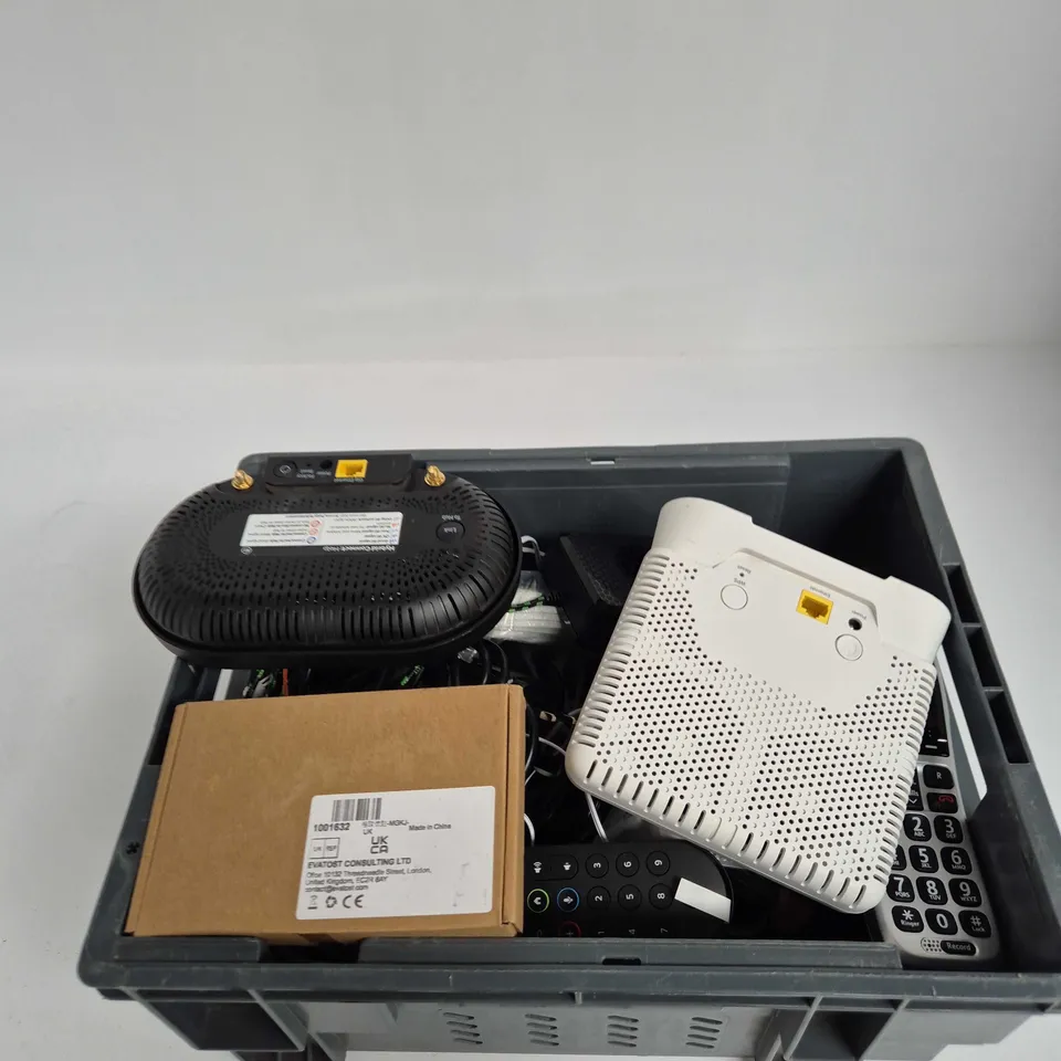 TOTE OF APPROXIMATELY 10 ASSORTED ITEMS INCLUDING EE SMARTWIFI HUB, SCART TO HDMI CONVERTER AND A BT TELEPHONE