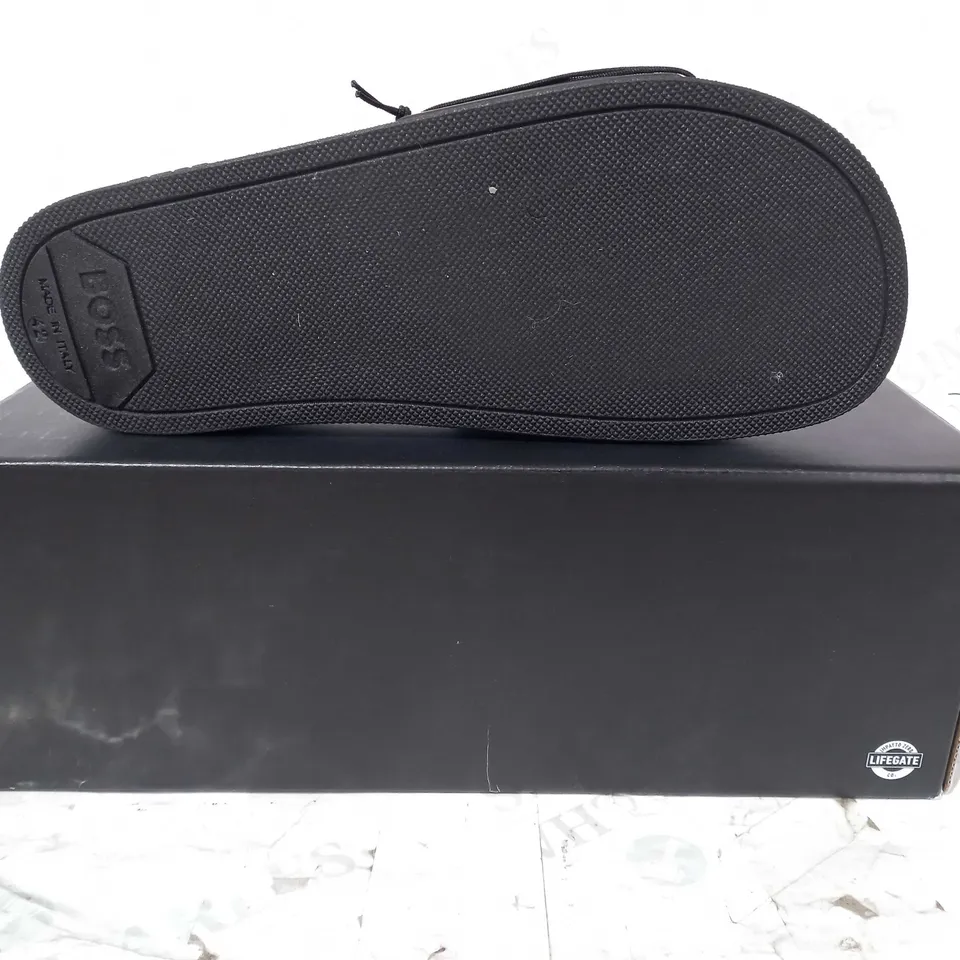 BOXED PAIR OF BOSS ARYEH SLIDERS IN BLACK UK SIZE 8