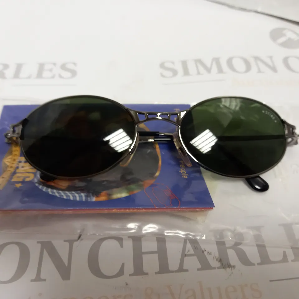 APPROX 10 DERIGO STING SUNGLASSES 