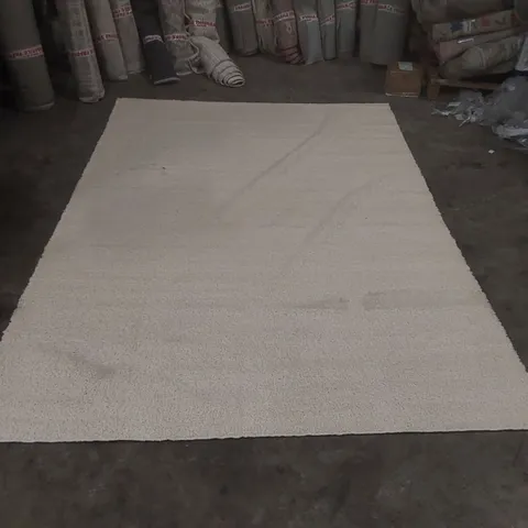 QUALITY DESIGNER FLUFFY RUG - APPROXIMATELY 290 x 200cm