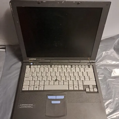 COMPAQ ARMADA M700 LAPTOP IN BLACK