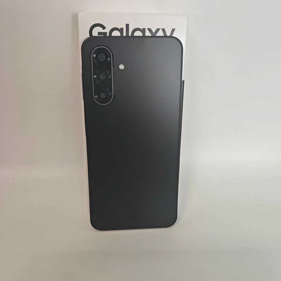 BOXED SAMSUNG GALAXY A17 5G 4/128GB IN BLACK - SM-A176B