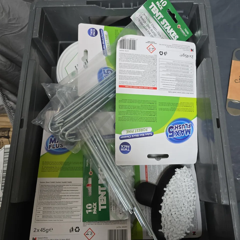 APPROXIMATELY 10 ASSORTED HOUSEHOLD ITEMS TO INCLUDE TOILET BLOCKS, DIGITAL THERMOMETER & BOTTLE OPENER ETC 